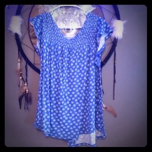 Blue and white flower shortsleeve shirt